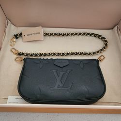 LOUIS VUITTON CROSSBODY  New