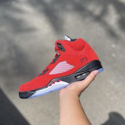 Jordan 5 Retro “Raging Bulls”
