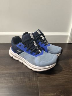 Women’s On Cloud Shoes (7.5)