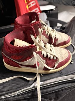 Jordan 1 Mid SE Red Velvet (Women's) Size 6