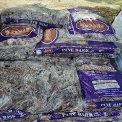 PINE BARK LARGE MULCH BAGS 