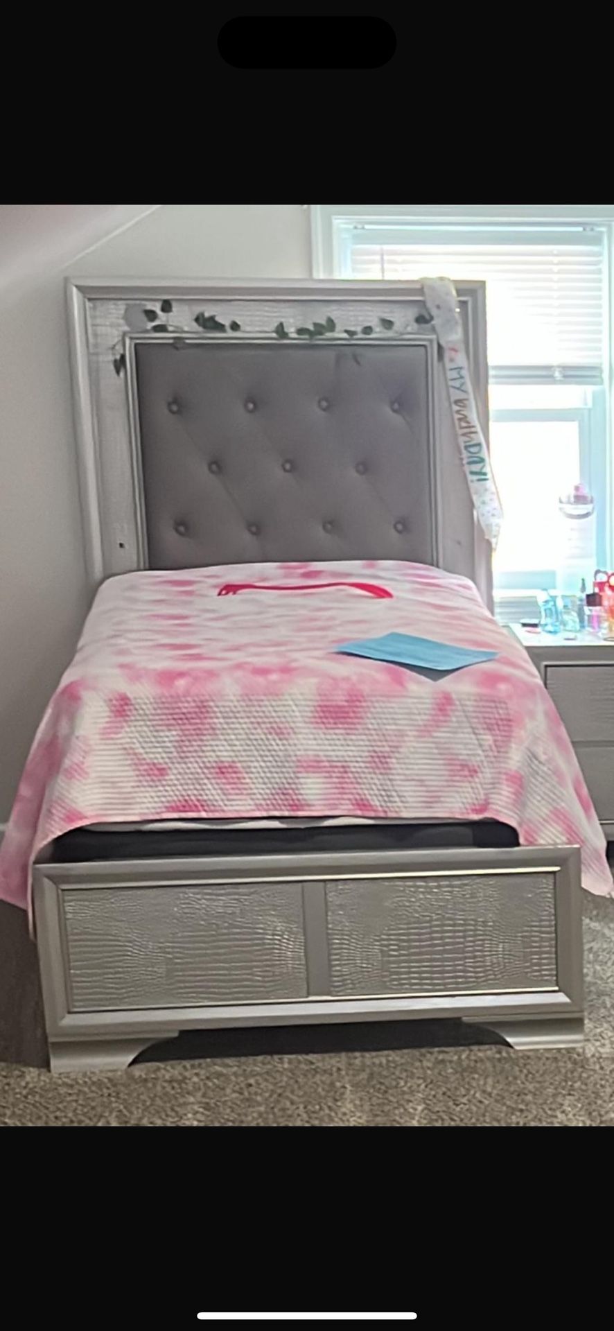 Twin Bed