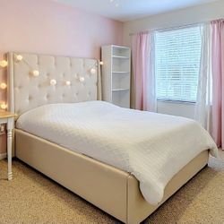 Queen Bedroom Set