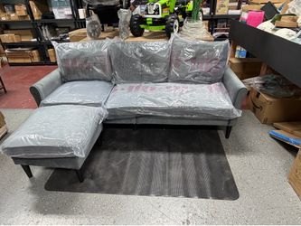 Grey sectional sofa  📍$200 new