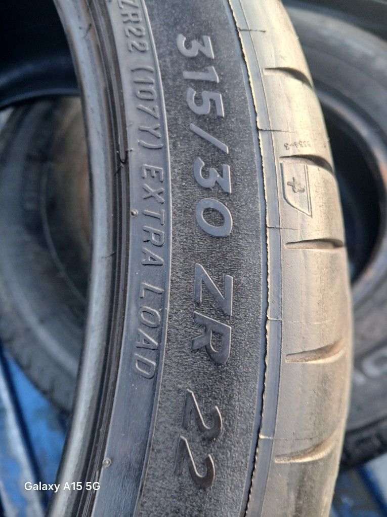 315/30ZR22 Michelin Pilot Sport Tires (2)