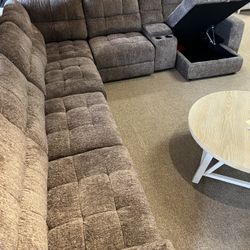 Storage Electric Reclining Sectional! 