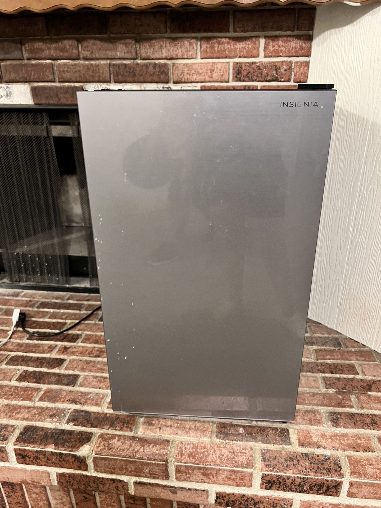 Mini Fridge Insignia 