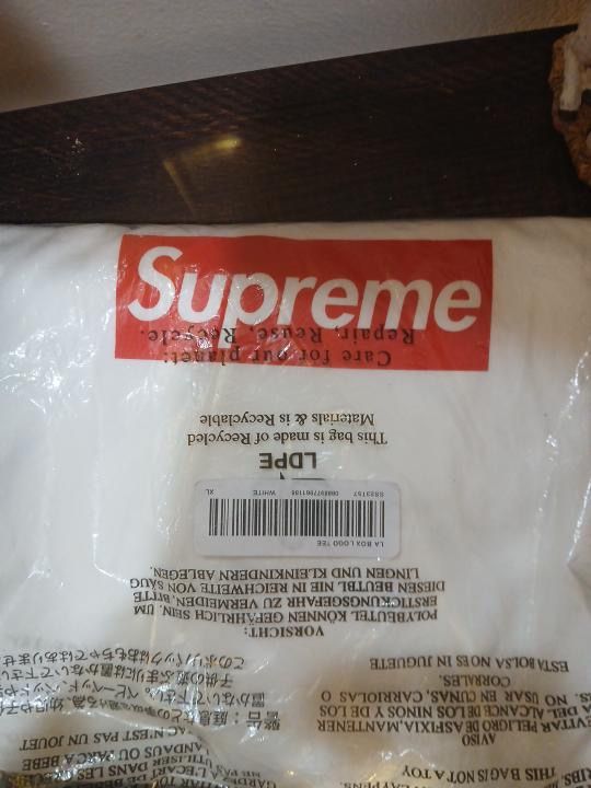 Supreme X LA Box Logo Tee