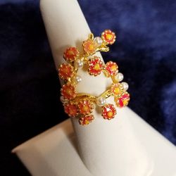 Red flowers and pearls, Large, size 8 ring