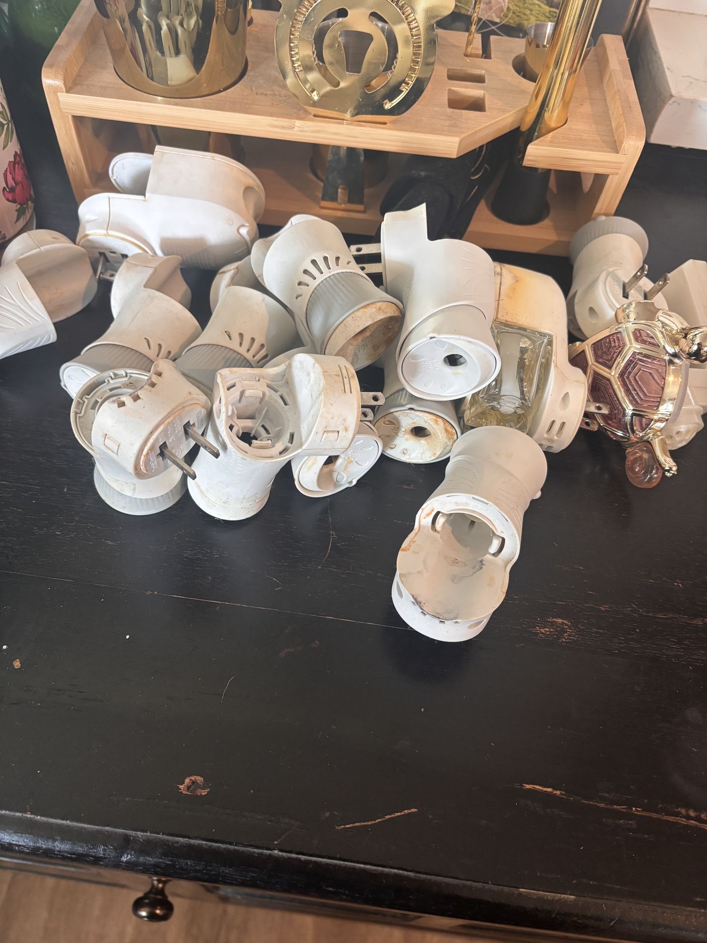 Fragrance Plug Ins. Lots Of Them!! 