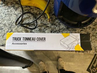 Truck bed cover