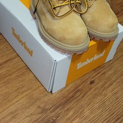 Toddler Shoes Sz 5c...6c.... Throw Me A Price