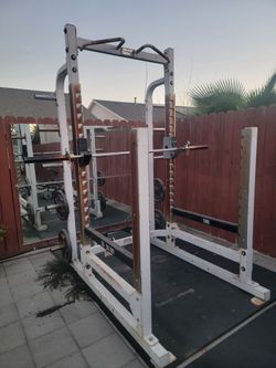 Hammer strength squat rack