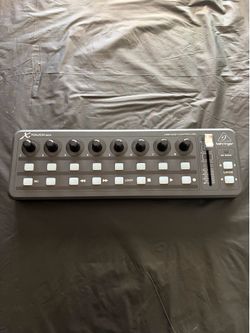 BEHRINGER X-TOUCH MINI