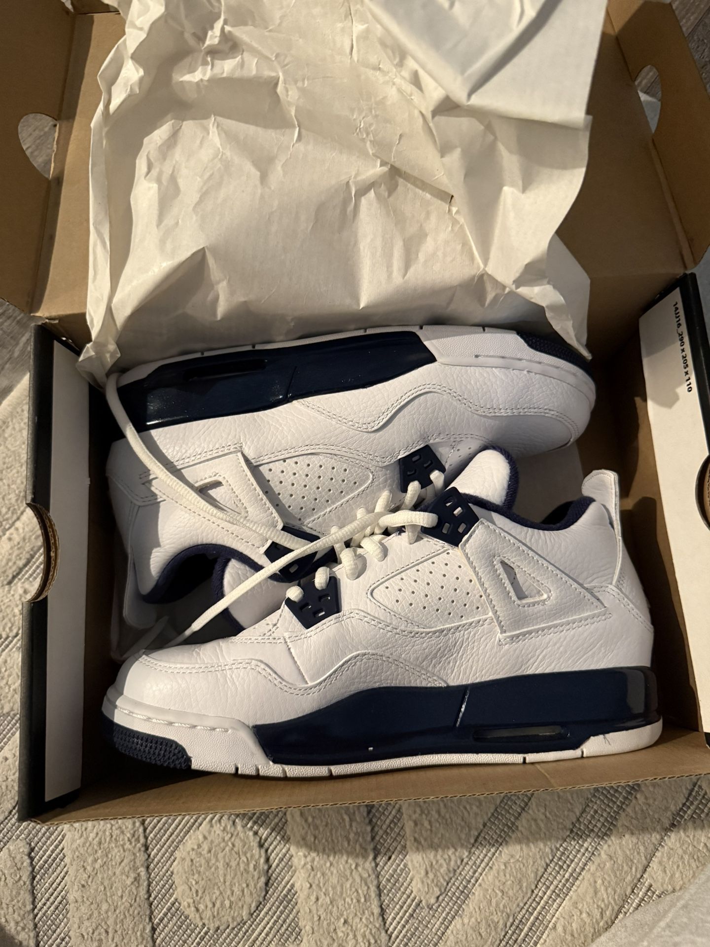 Jordan 4 Retro “Columbia” Size 5.5Y