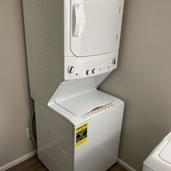 GE Stacked Washer and Dryer Laundry Center