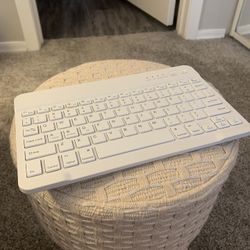 Bluetooth keyboard 