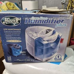 Hunter Care Free Humidifier Plus Low Maintenance Model 33202 New  Box