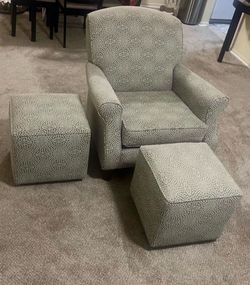High quality Upholstered Accent Chair with Two Ottomans pick up In Gaithersburg md20887