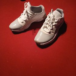 Wmns Jordan 11's