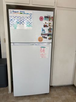 Midea Top-Freezer Refrigerator White