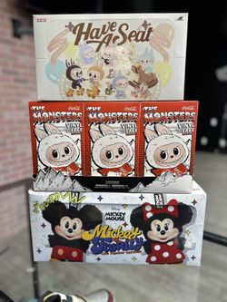 Pop Mart Labubu/Mickey & Family