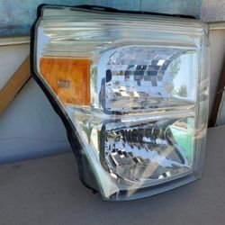 2011-2016 FORD F250 F350 F450 RIGHT
HEADLIGHT PASSENGER SIDE HALOGEN
GENUINE USED OEM. G3