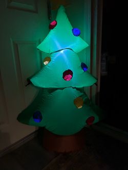 4’ tall Lighted Inflatable Christmas Tree