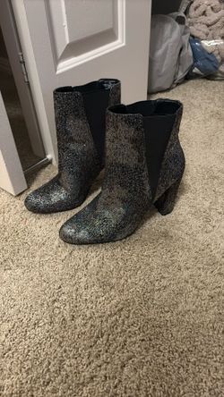 Like New Size 9m Steve Madden Sparkle Boots