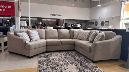 Olivia 🎉 brand new/ modern/luxury 🌼 Living Room Sectional with Chaise