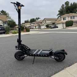 Dual-motor high-speed electric scooter