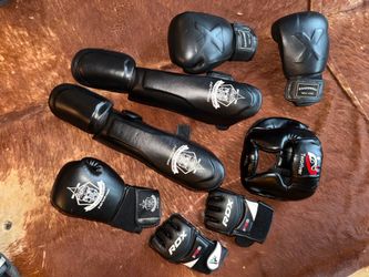 KICK BOXING / MMA GEAR.