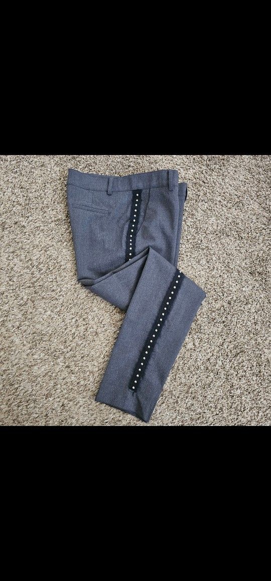 P.A.R.O.S.H pants wool blend elegant trousers studded details Sz M grey PAROSH
Excellent Pre-owned condition, no visible flaws
Size M / Medium
A