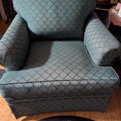 Free Comfy Arm Chair
