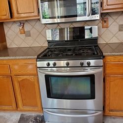 Kenmore Range & Conventional Microwave 