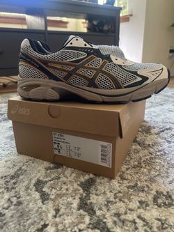 ASICS GT-2160 Size 9.5 - Cream/Pure gold
