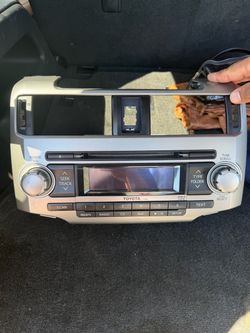 OEM TOYOTA 2013 4RUNNER STEREO