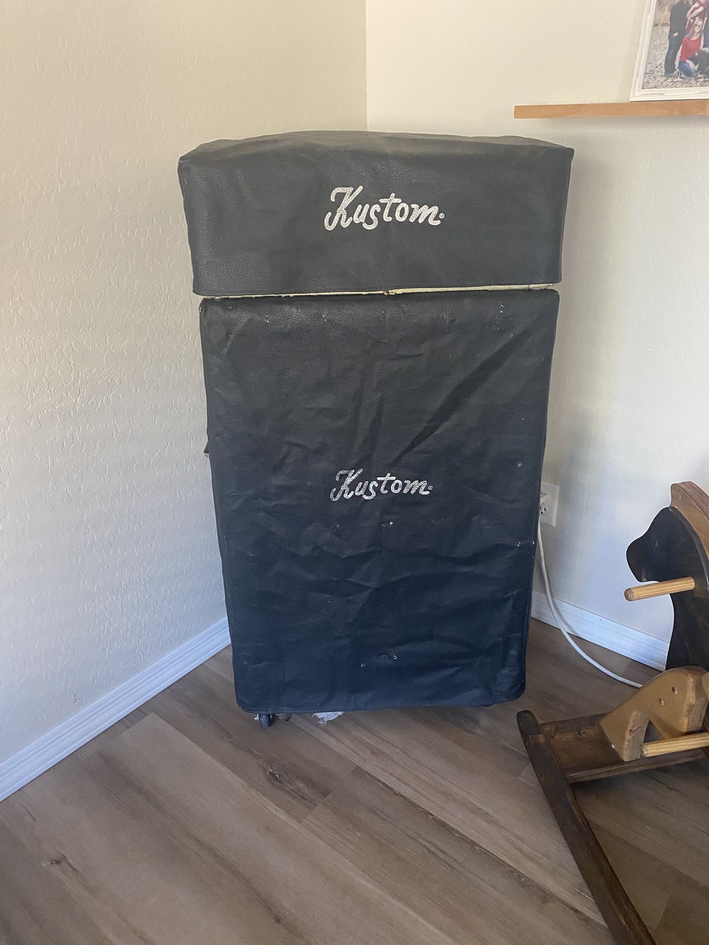 Kustom Bass Amplifier