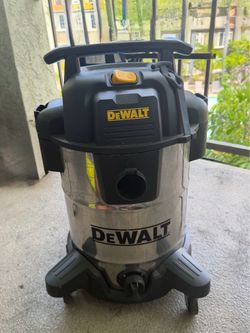 DeaWalt Wet/Dry Vacuum (New)