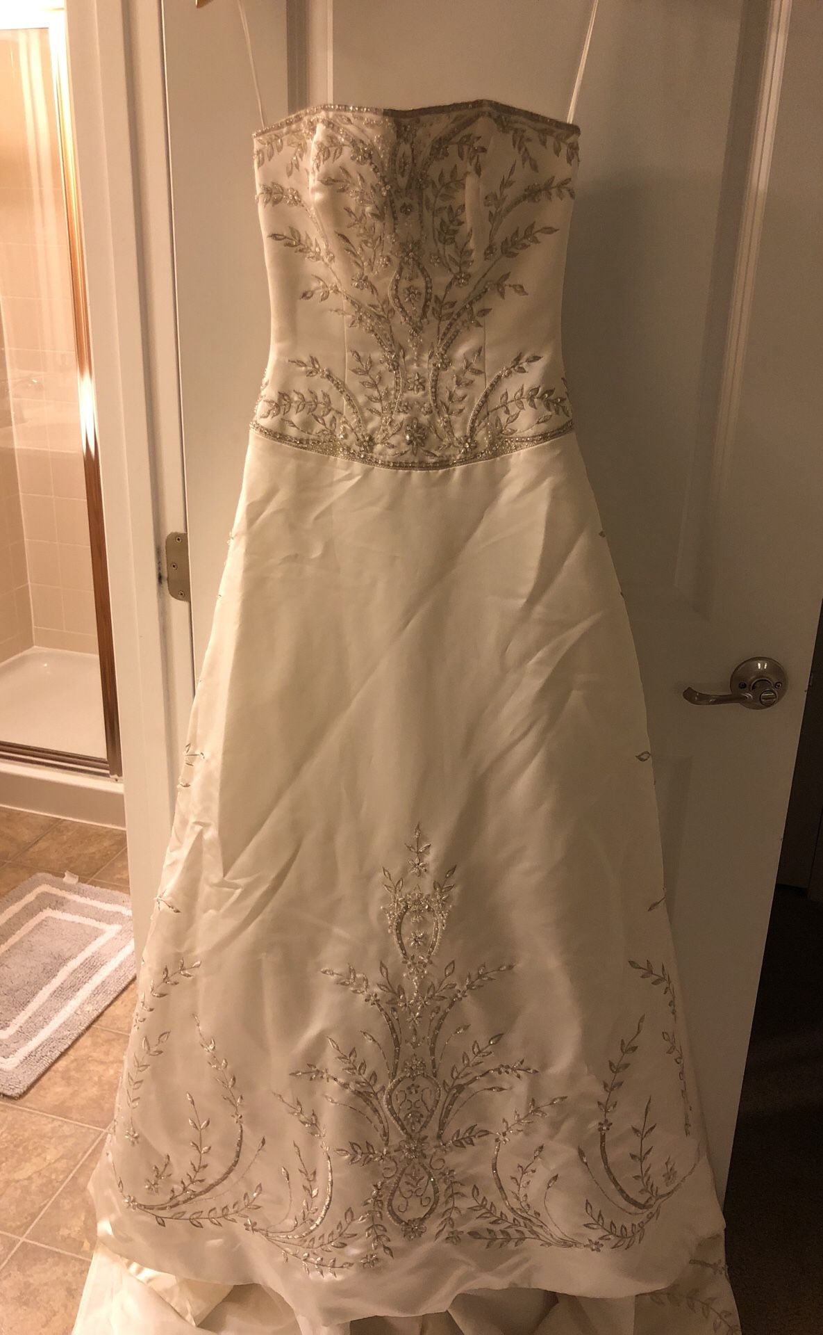 Casablanca wedding gown size 4, ivory