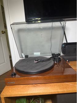 Fluance RT81 Turntable Record Player