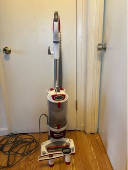Shark vacuum