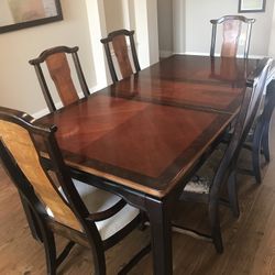 Beautiful Dining Room Table W/6 Chairs