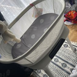 Moms Bassinet 
