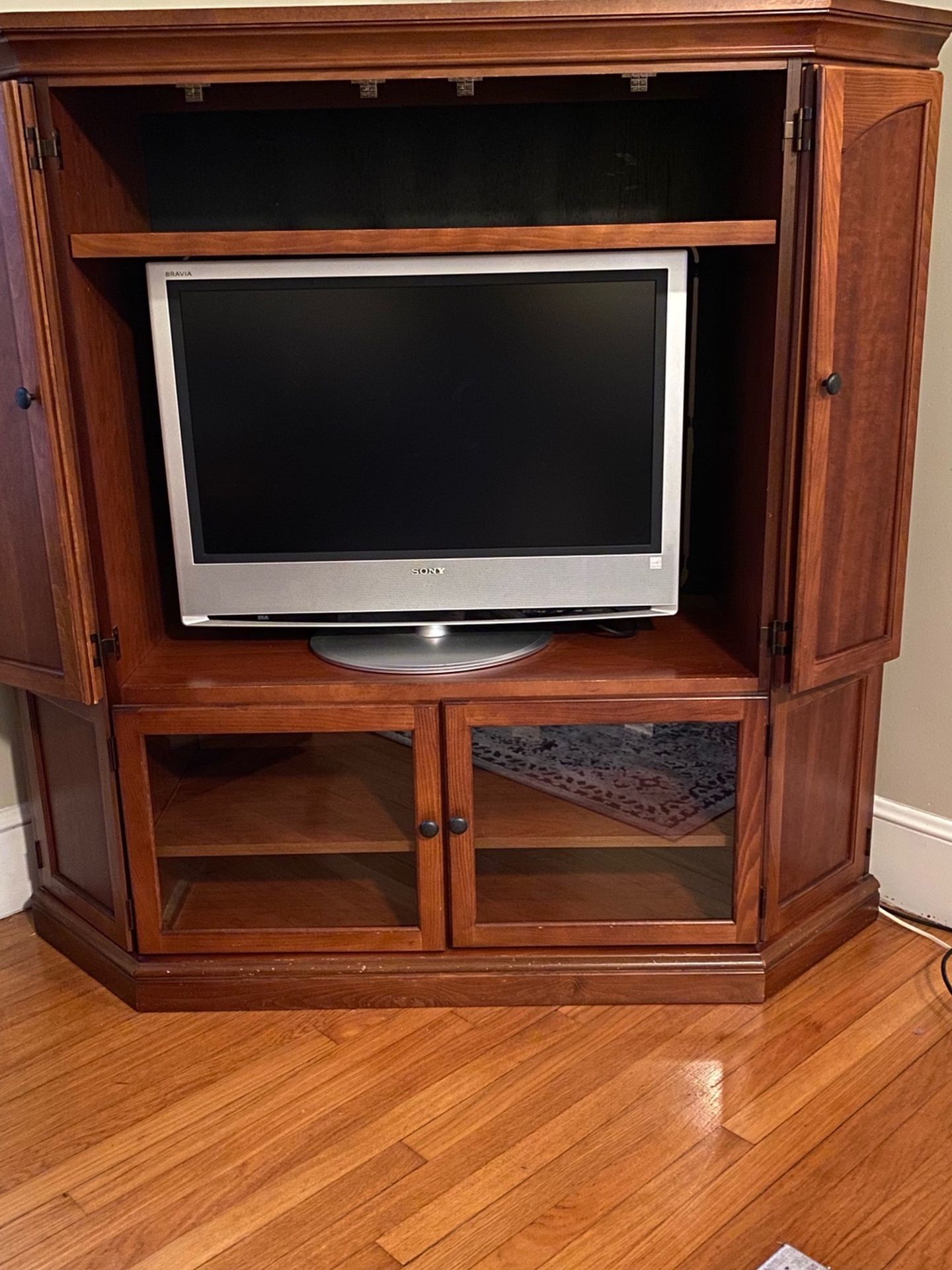 TV Entertainment Center With Storage!