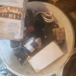 Bucket with different kinds breacker