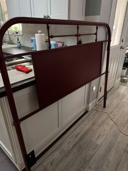 Headboard-metal-queen