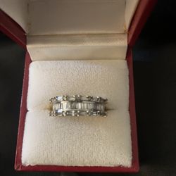 REDUCED PRICE FOR QUICK  SALE 14Kt. Yellow Gold With 1ct.Baquette Diamonds Cluster Ring