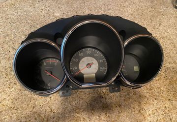 2005 Nissan Altima Cluster (auto part) 