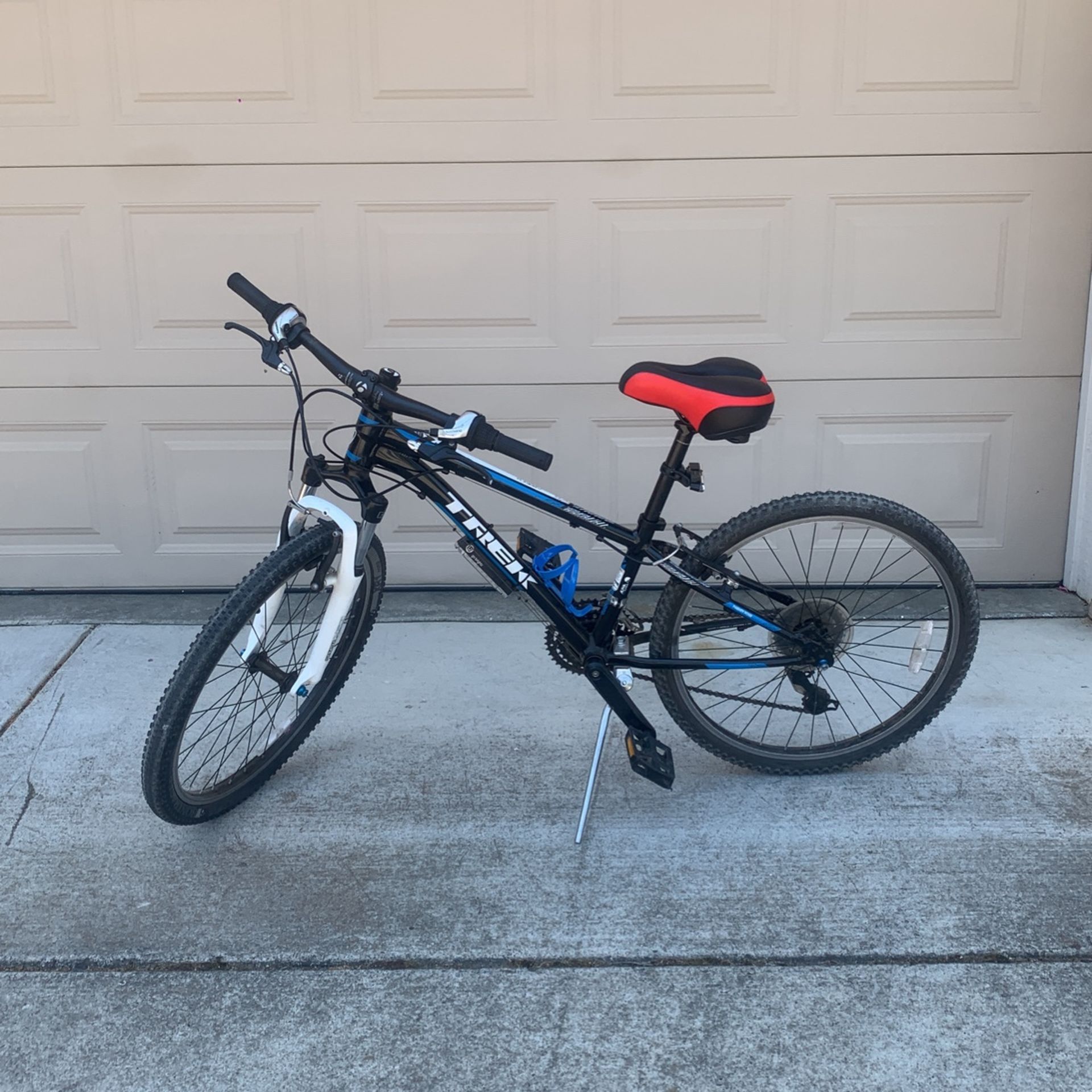 TREK Kids Mountain Bike 24 